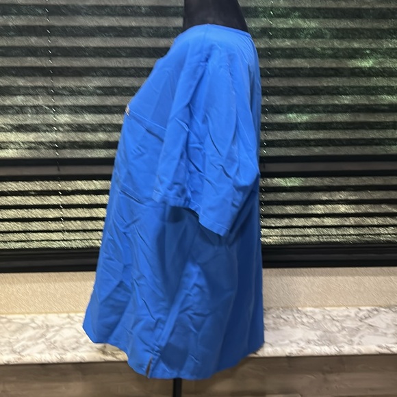 FIGS Women’s Technical Collection Blue Casma Three-Pocket Scrub Top Size XXL - Picture 3 of 6